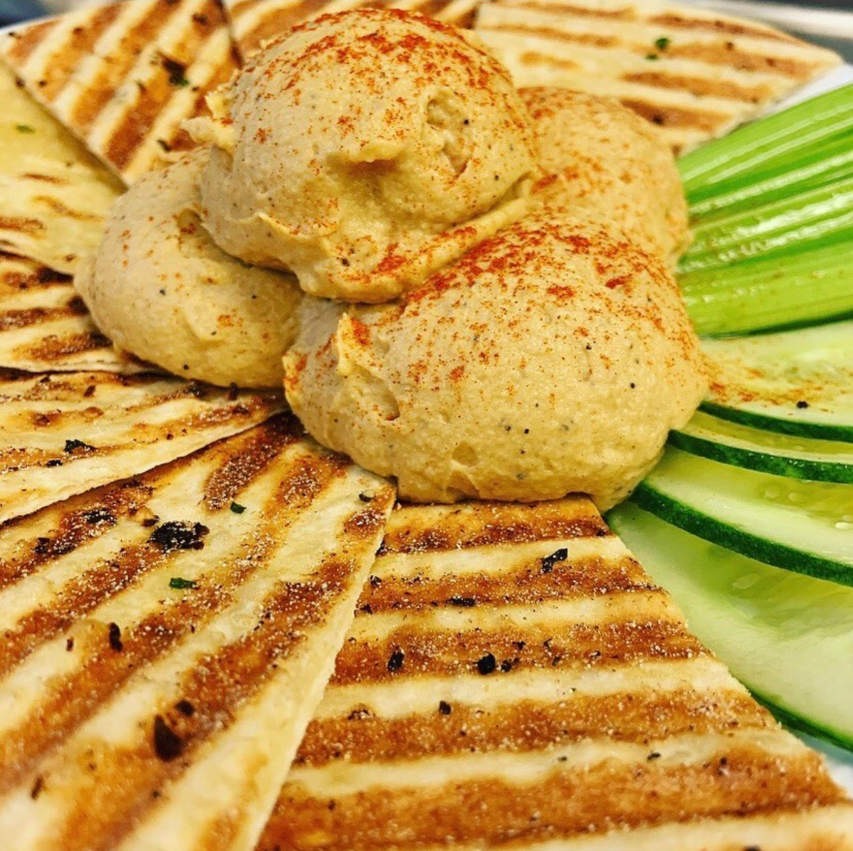 Spicy Garlic Hummus